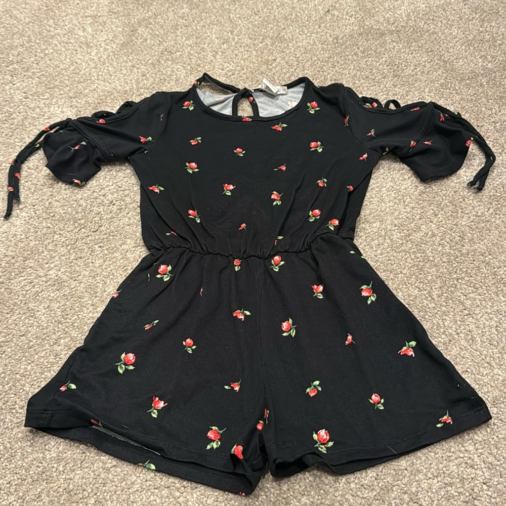 Magenta Romper Black Roses Prjnt Girl Sz 7/8